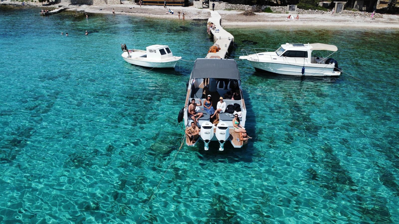 blue lagoon from split